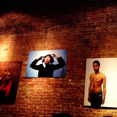 9/2/2012 tarihinde Sonoviaziyaretçi tarafından Nuyorican Poets Cafe'de çekilen fotoğraf