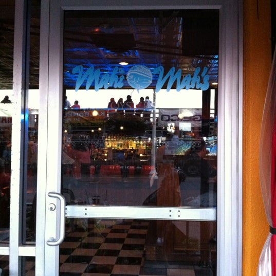 Photo taken at Mahi Mah&#39;s Seafood Restaurant by kHIzMAn .. on 5/12/2012