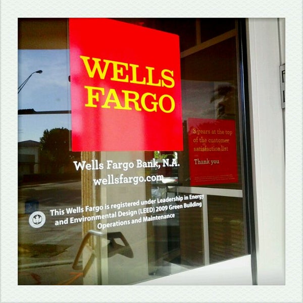 Wells Fargo Bank in Surfside