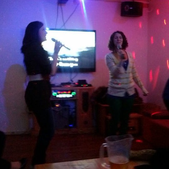 2/26/2012にRyan H.がLincoln Karaokeで撮った写真