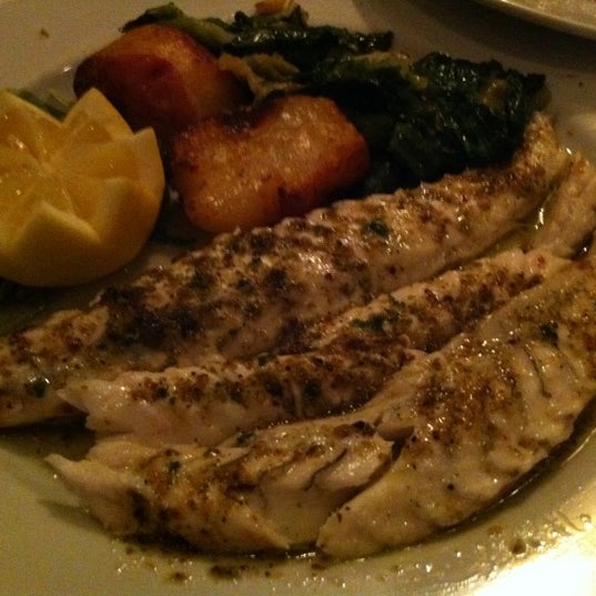 รูปภาพถ่ายที่ Dimora Restaurant โดย Clara S. เมื่อ 3/8/2012