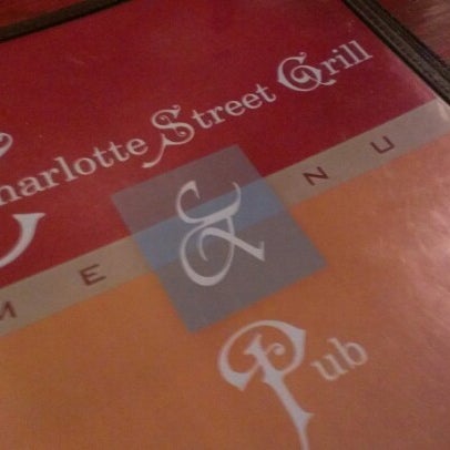รูปภาพถ่ายที่ Charlotte Street Grill &amp; Pub โดย Kyle S. เมื่อ 7/24/2012