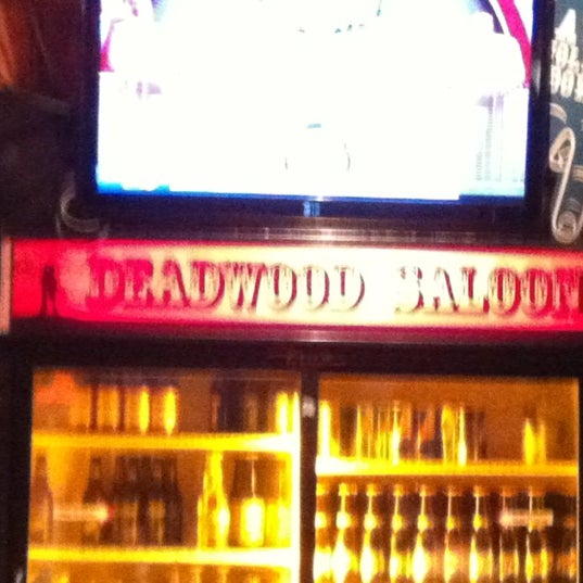 รูปภาพถ่ายที่ Deadwood Saloon โดย Haley M. เมื่อ 5/22/2012