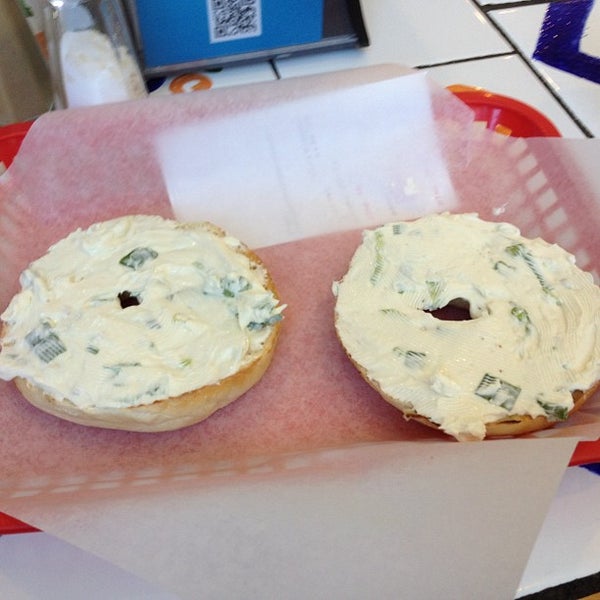 Photo taken at Bagelheads by Eli on 6/17/2012