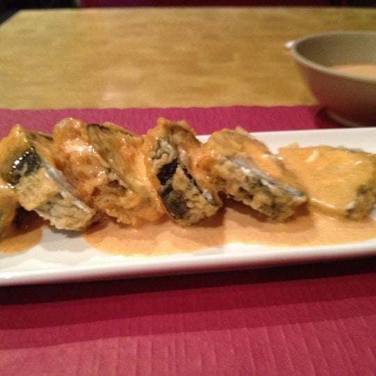 Снимок сделан в Crazy Sushi пользователем Tammie H. 4/27/2012