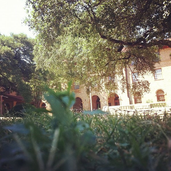 Photos At Littlefield Patio Cafe University Of Texas Austin 15 Tips Photo Taken At Littlefield Patio Cafe By YeipĂ J On 4 23 2018