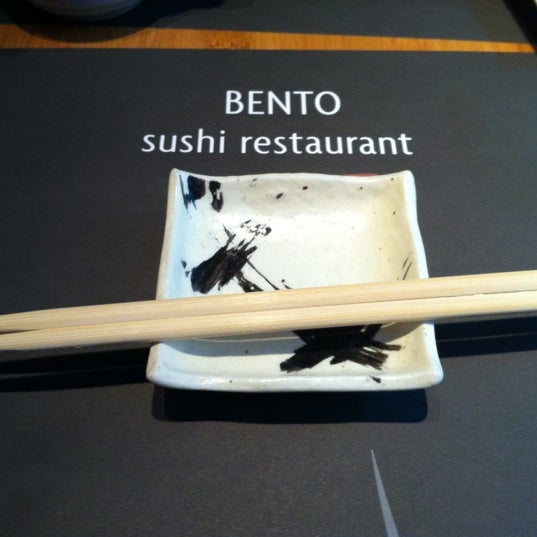 Foto tirada no(a) Bento Sushi Restaurant por Luca G. em 4/11/2012