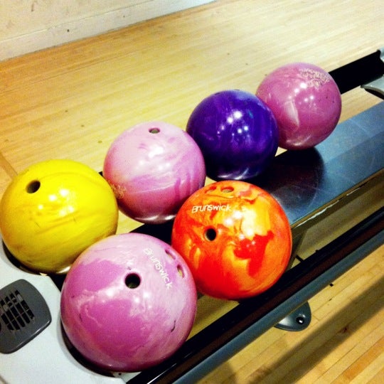 SCAA Bowling Centre 南華會保齡球場 Bowling Alley in Causeway Bay