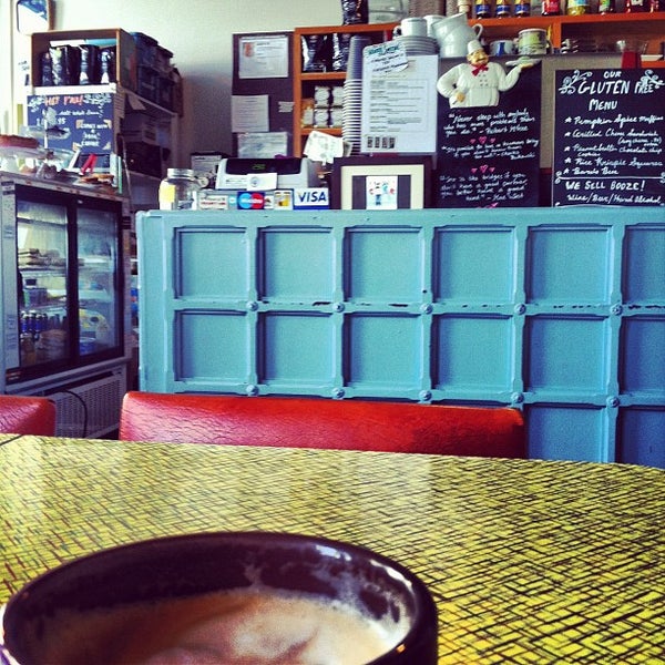 2/15/2012 tarihinde Joey K.ziyaretçi tarafından Kranky Cafe'de çekilen fotoğraf