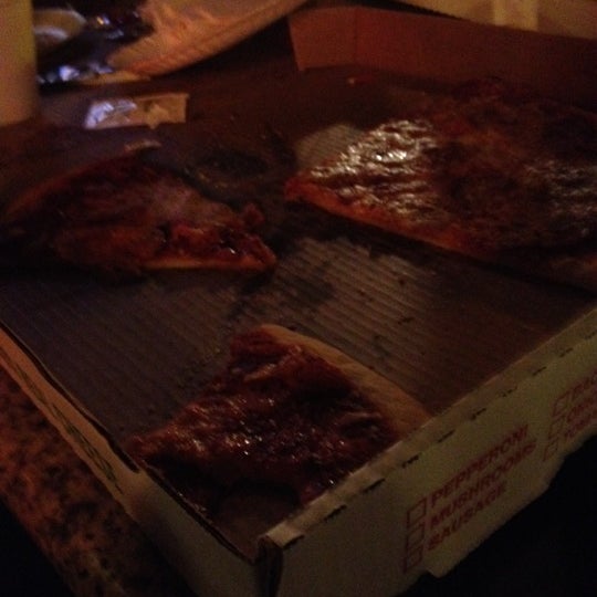 Foto tomada en Rocco&#39;s Uptown Pizza &amp; Pasta  por jennifer t. el 8/25/2012