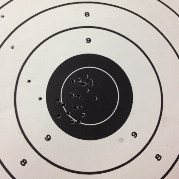 รูปภาพถ่ายที่ West Side Rifle &amp; Pistol Range โดย arielle h. เมื่อ 4/4/2012