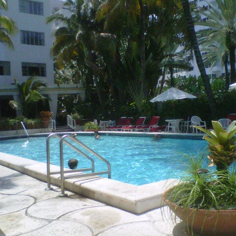 6/29/2012 tarihinde Juanka M.ziyaretçi tarafından Richmond Hotel'de çekilen fotoğraf