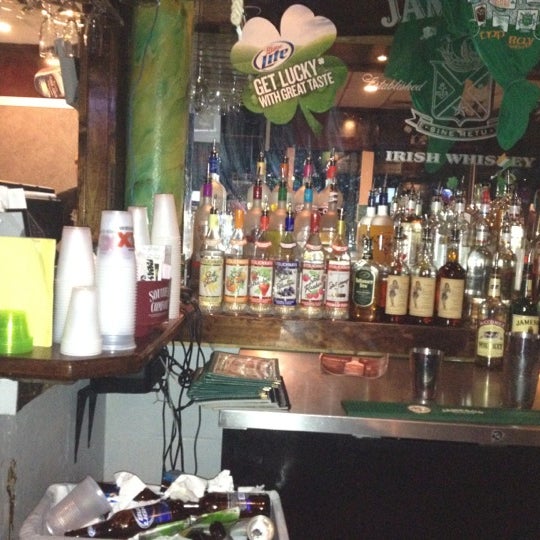 Foto diambil di O’Brien’s Irish Pub of Brandon oleh Danielle D. pada 6/15/2012