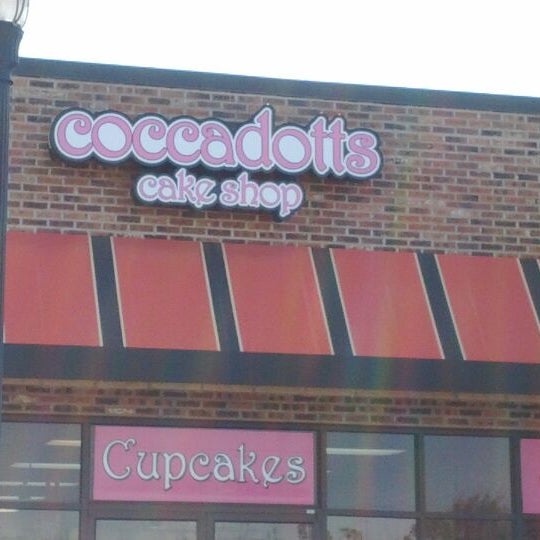 รูปภาพถ่ายที่ Coccadotts Cake Shop โดย Marty O. เมื่อ 3/20/2012