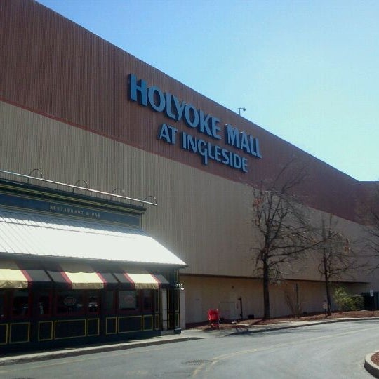 Photo taken at Holyoke Mall at Ingleside by Pachaneeporn K. on 3/23/2012