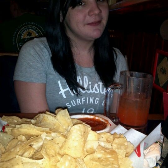 Photo taken at Chili&#39;s Grill &amp; Bar by Victoria M. on 3/12/2012