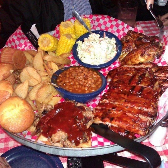 Best bar-b-que ever. Ribs were extremely good.