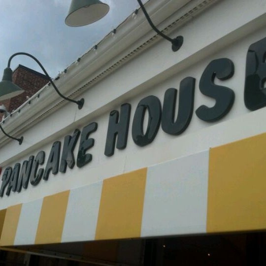 รูปภาพถ่ายที่ The Original Pancake House โดย Michael U. เมื่อ 7/15/2012