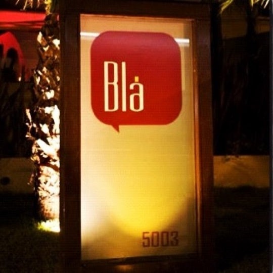 Foto tirada no(a) Blá Bar por Adriana S. em 7/1/2012