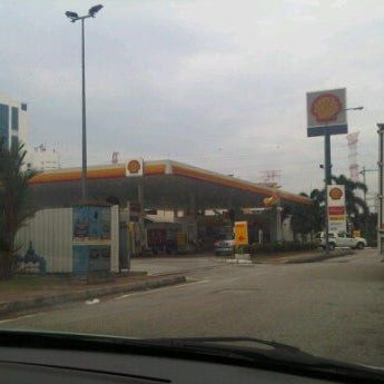 Photo taken at Shell Station by Mohd Anis A. on 6/9/2012