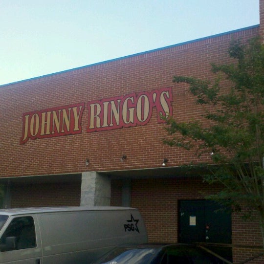 Foto tirada no(a) Johnny Ringo&#39;s por Robin Y. em 6/20/2012