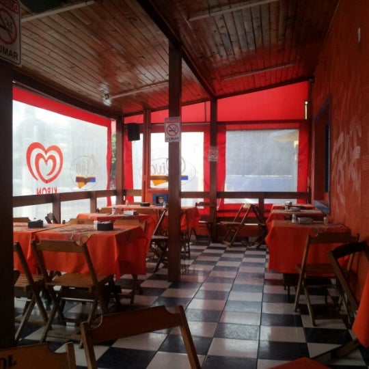 รูปภาพถ่ายที่ Oliva Pizza &amp; Bar โดย Gustavo B. เมื่อ 7/17/2012