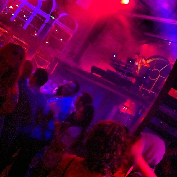 8/26/2012 tarihinde Alec H.ziyaretçi tarafından Eleven Nightclub'de çekilen fotoğraf