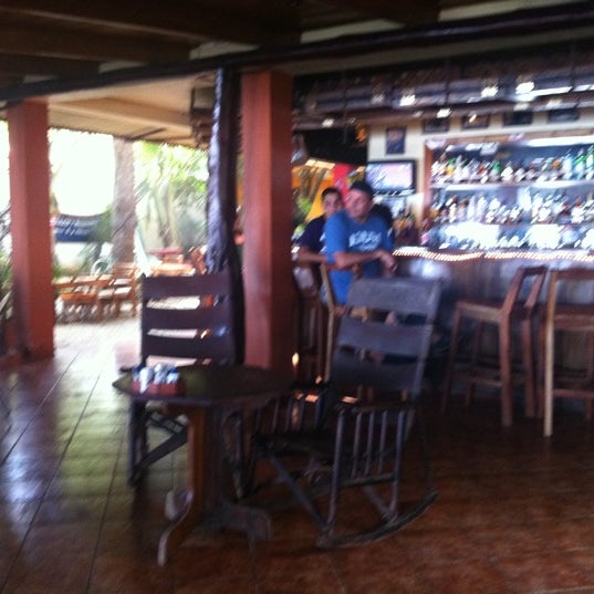 4/21/2012 tarihinde Roxy A.ziyaretçi tarafından La Vela Latina Beach Bar'de çekilen fotoğraf