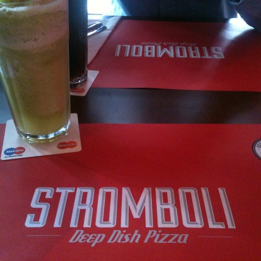 5/25/2012에 Jorge S.님이 Stromboli Deep Dish Pizza에서 찍은 사진
