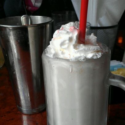 4/13/2012 tarihinde Jennifer H.ziyaretçi tarafından The Burger Saloon'de çekilen fotoğraf