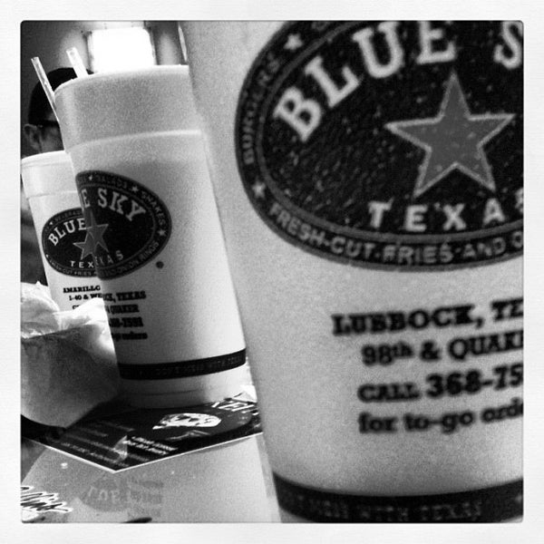 Photo prise au Blue Sky Texas par Grayson A. le4/18/2012