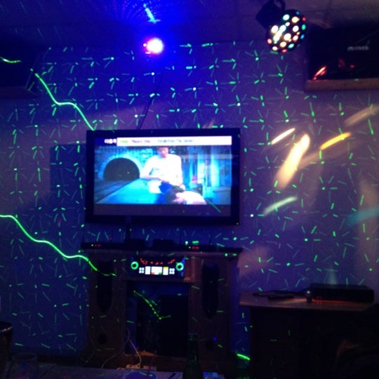 3/25/2012にEric Z.がLincoln Karaokeで撮った写真