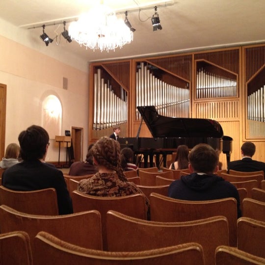 академическое училище при консерватории. +мерзляковский переулок +"дом полярников". академическое музыкальное училище колледж при мгк им чайковского. музыкальное училище имени чайковского москва. академическое училище при консерватории.