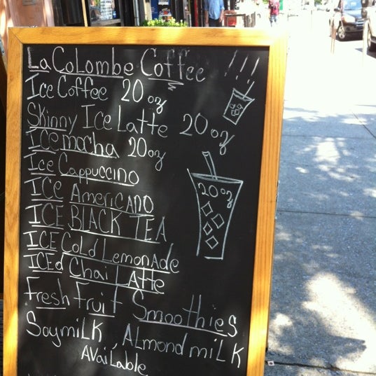 6/9/2012 tarihinde thecoffeebeanersziyaretçi tarafından Penny House Cafe'de çekilen fotoğraf