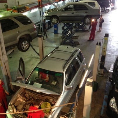 Foto diambil di Автокомплекс &quot;Топ Моторс&quot; Honda&amp;Subaru oleh Vladimir pada 8/1/2012