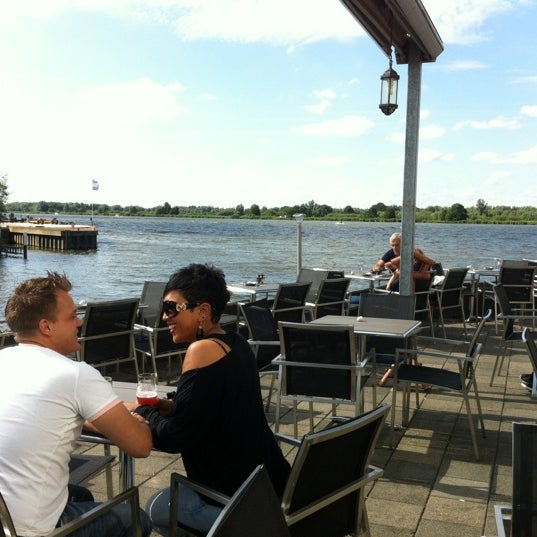 Снимок сделан в Het Panorama Restaurant/Grand-Café пользователем Guido V. 7/15/2012