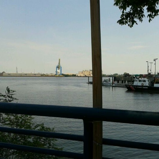 6/10/2012にRick V.がShank&#39;s Original Pier 40で撮った写真
