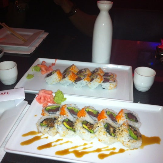 5/5/2012 tarihinde Roberto G.ziyaretçi tarafından Sushi Sake Doral'de çekilen fotoğraf