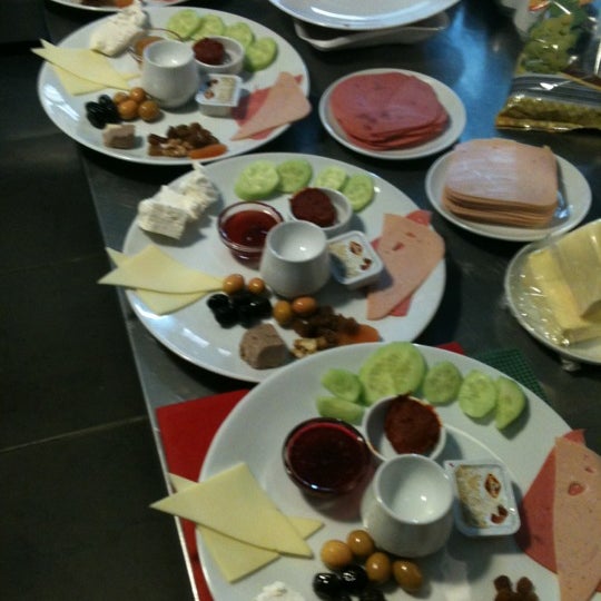 Das Foto wurde bei Baal Cafe &amp; Breakfast von Erbil K. am 2/18/2012 aufgenommen