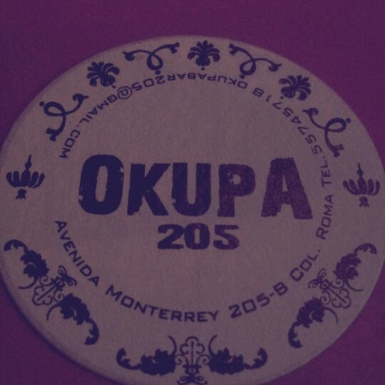 รูปภาพถ่ายที่ Okupa 205 โดย Eqysterika เมื่อ 8/31/2012