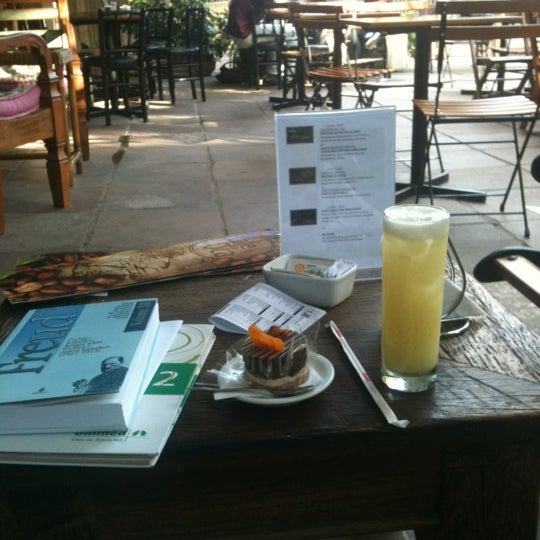 6/29/2012 tarihinde Denise B.ziyaretçi tarafından Café da Oca'de çekilen fotoğraf
