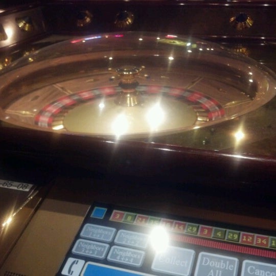 Foto tomada en Cliff Castle Casino  por Brian F. el 7/28/2012