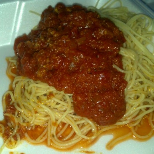 Das Foto wurde bei Spaghetti Works von Greg Q. am 4/5/2012 aufgenommen