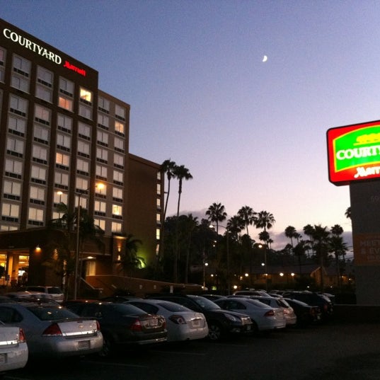 Photo taken at Courtyard by Marriott San Diego Mission Valley/Hotel Circle by Lucas M. on 7/24/2012