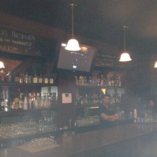 Photo prise au The Black Bull Tavern par Omar G. le2/18/2012