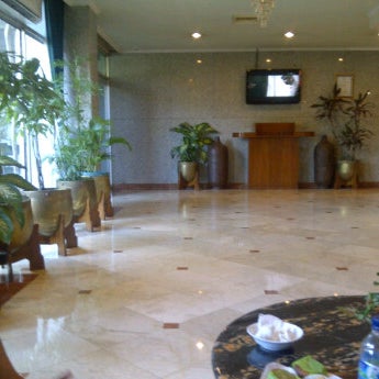 Снимок сделан в Patra Jakarta Hotel пользователем Dytha D. 5/17/2012