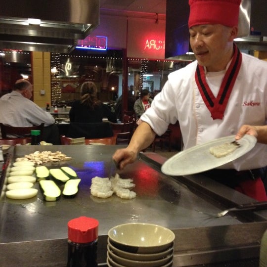 2/16/2012에 Lidija D.님이 Sakura Teppanyaki and Sushi에서 찍은 사진