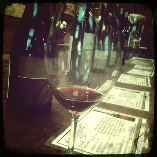 Foto diambil di Cana&#39;s Feast Winery oleh Mark D. pada 2/25/2012