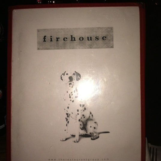 Das Foto wurde bei Firehouse Tavern von Laurie R. am 8/5/2012 aufgenommen