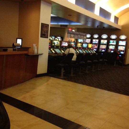 Foto tirada no(a) Treasure Bay Casino and Hotel por Rina D. em 5/8/2012